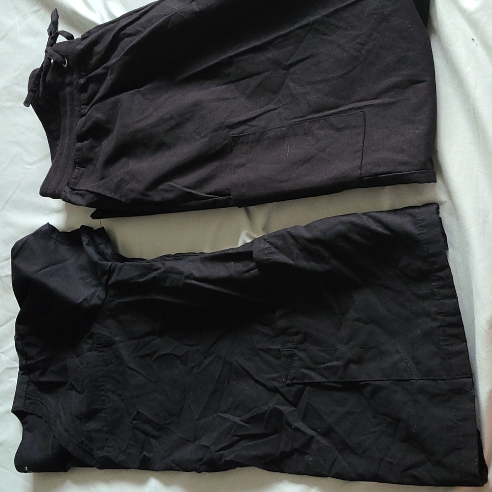 Scrub set